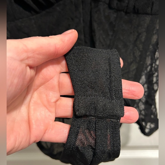 NWT Lulus Short Sleeve Bodysuit, Size L - Picture 6 of 10